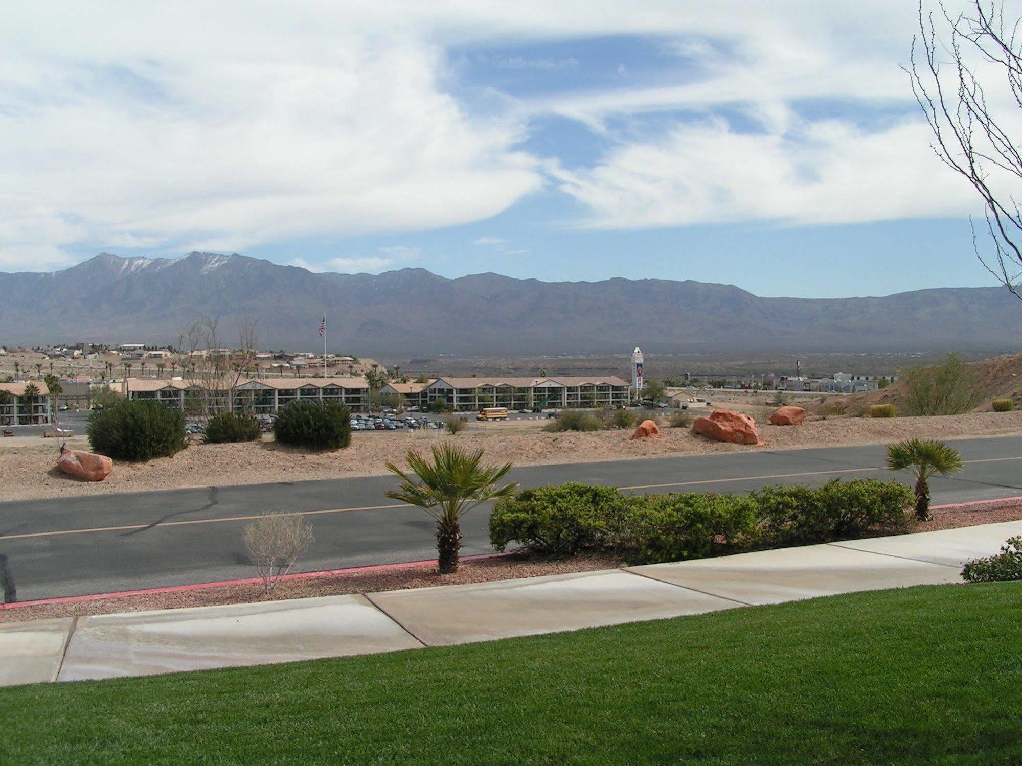 Mojave Edge Hotel Мъскийт Екстериор снимка